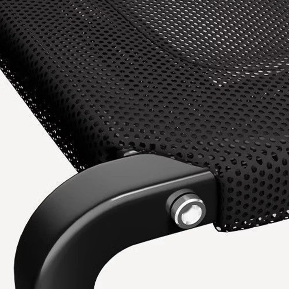 Heavy-Duty Elevated All-Season Dog Bed for Medium & Large Dogs - Image 7